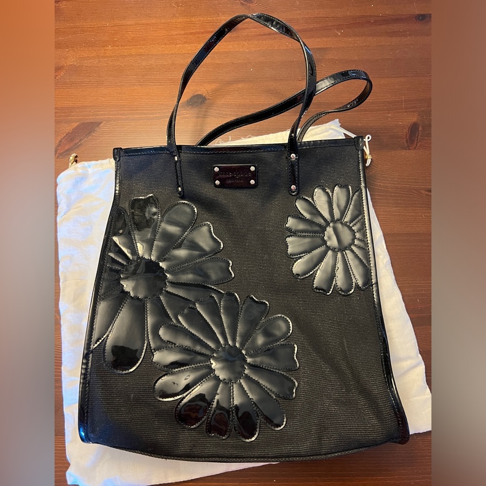 Black Kate Spade Patent Leather Flower and Straw Tote Bag with Dust Bag